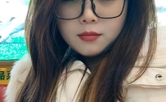 打扑克发出哼哼哼的声音